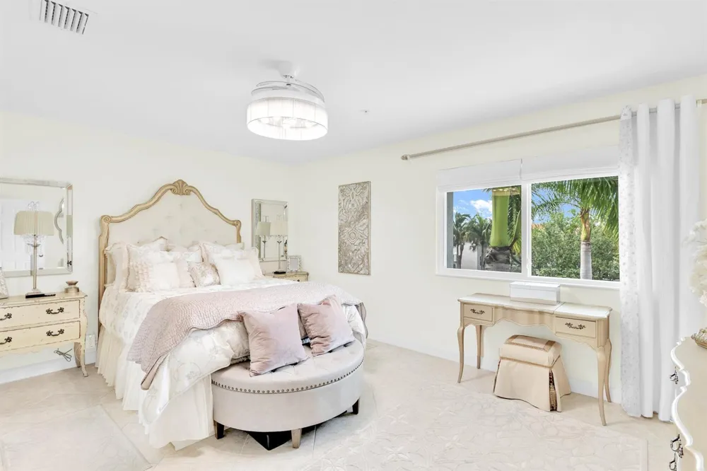 528 Bayfront Drive Boynton Beach, FL 33435