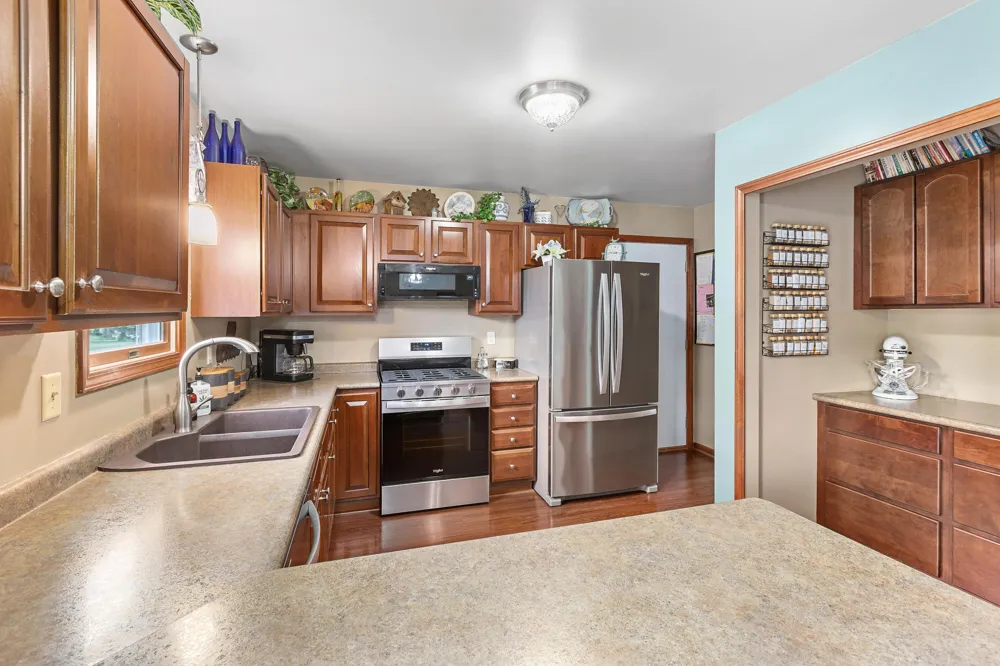 889 Rustic Acres Lane Hebron, IN 46341