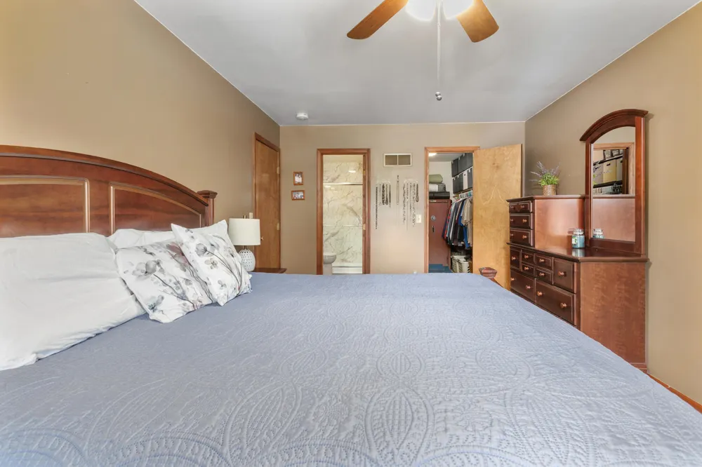 889 Rustic Acres Lane Hebron, IN 46341