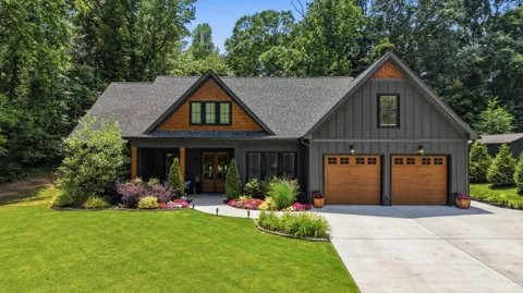 129 Ken Drive NW
