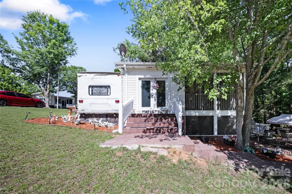 107 Dove Lane New London, NC 28127