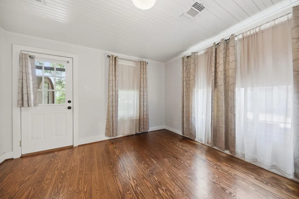 23 Harris Street Bellville, TX 77418