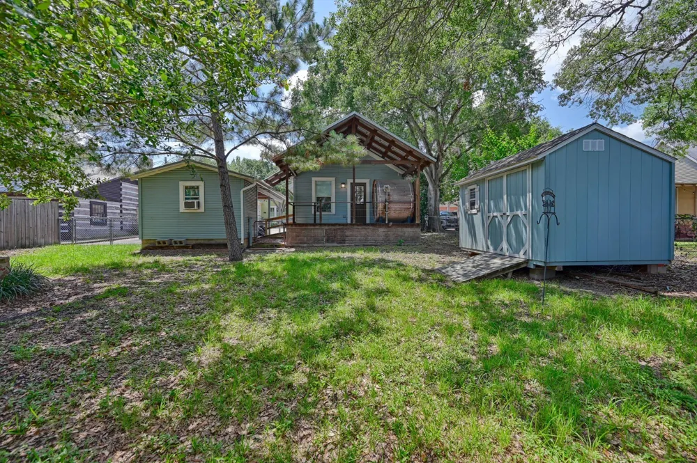 23 Harris Street Bellville, TX 77418