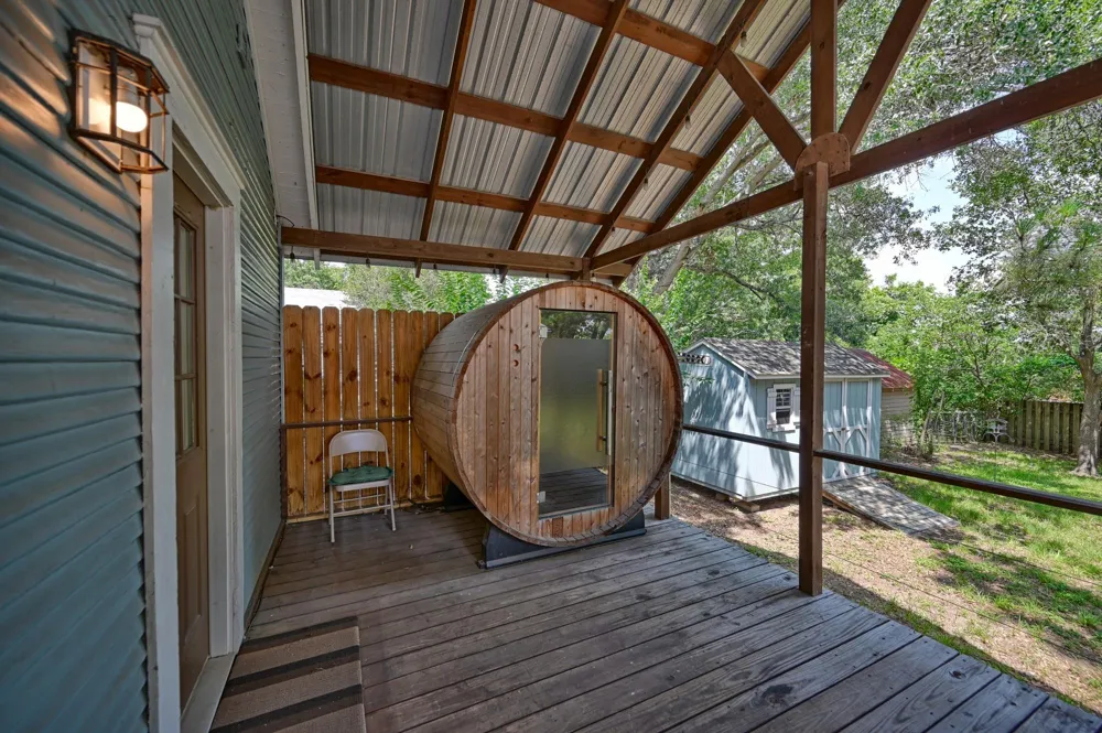 23 Harris Street Bellville, TX 77418