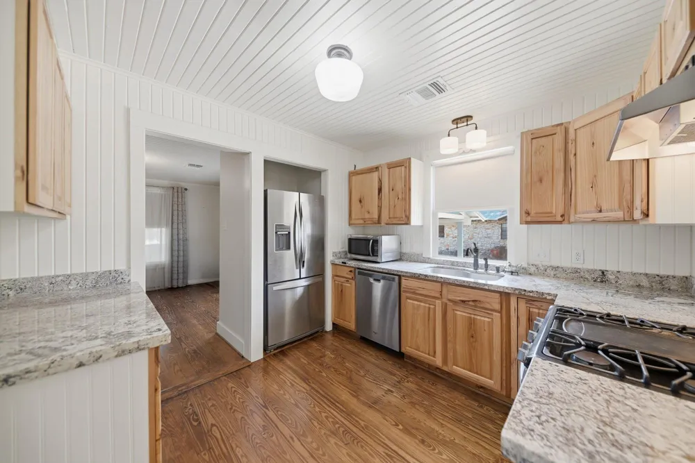 23 Harris Street Bellville, TX 77418