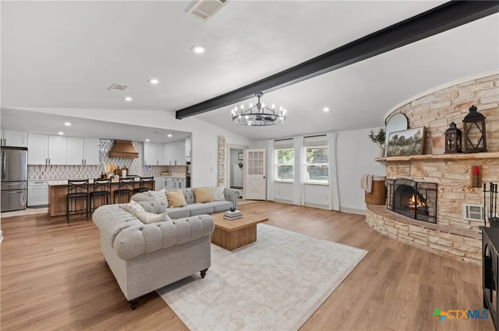 702 E Sandy Lane Little River Academy, TX 76554