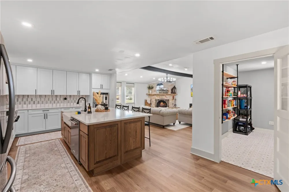 702 E Sandy Lane Little River Academy, TX 76554