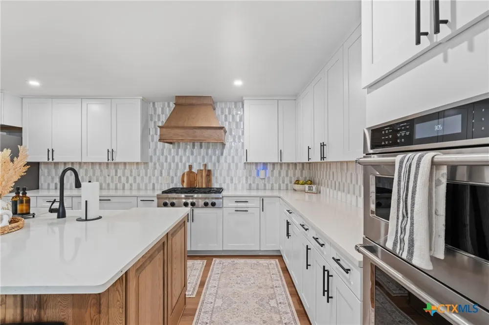 702 E Sandy Lane Little River Academy, TX 76554