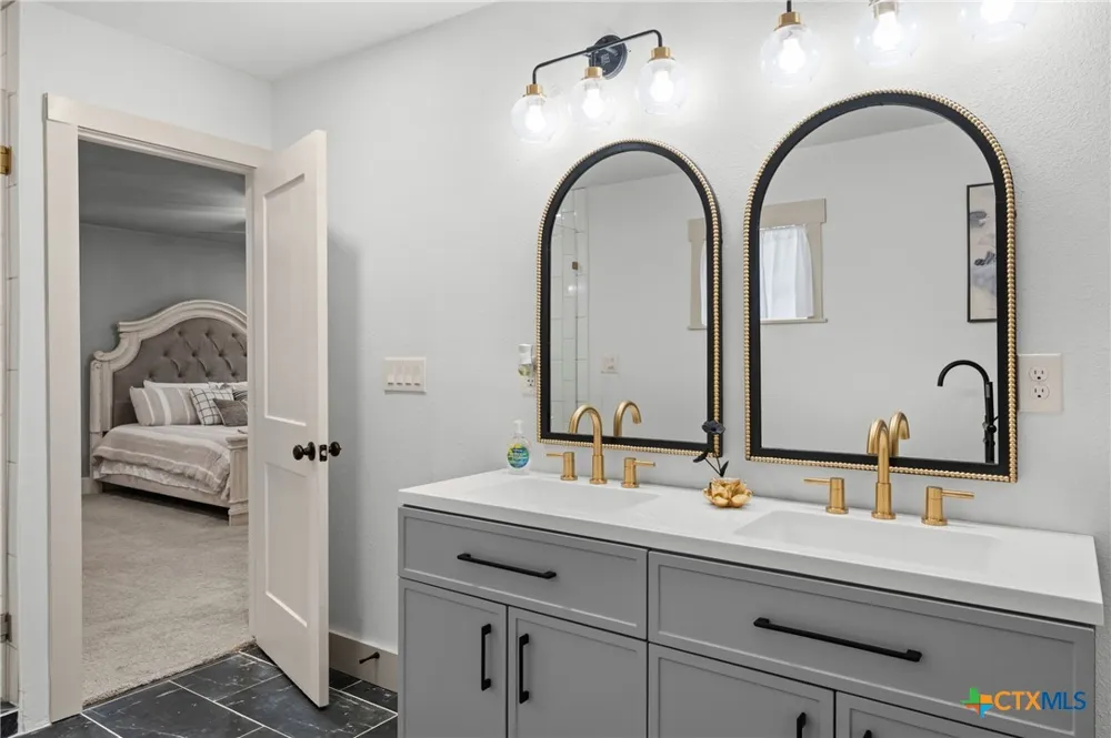 702 E Sandy Lane Little River Academy, TX 76554