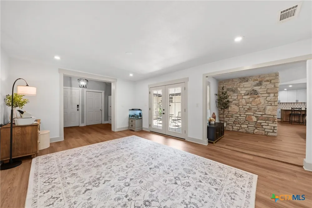 702 E Sandy Lane Little River Academy, TX 76554