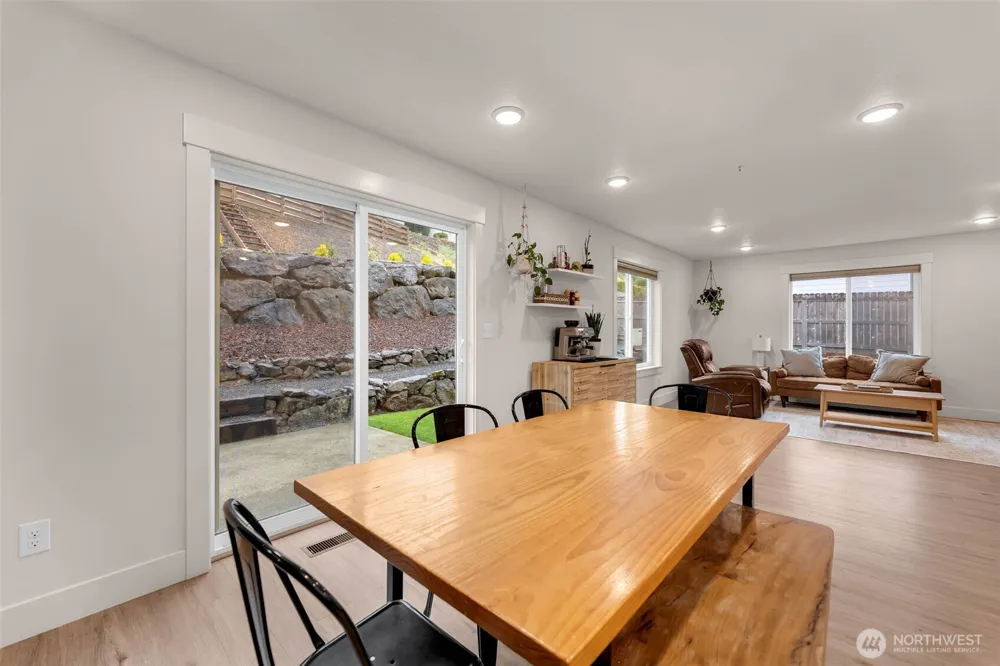 610 Stone View Way Kalama, WA 98625