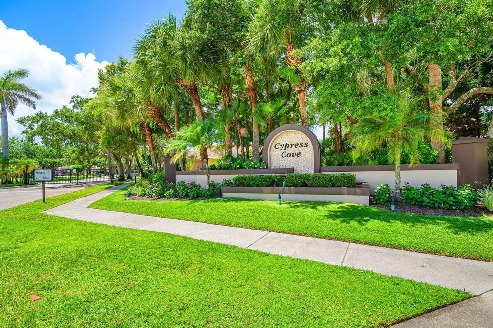 6990 Cypress Cove Circle Jupiter, FL 33458