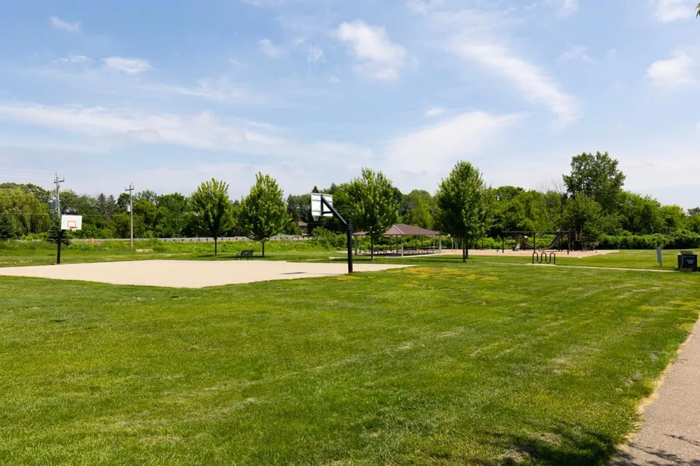 1075 Anthony Way Victoria, MN 55386