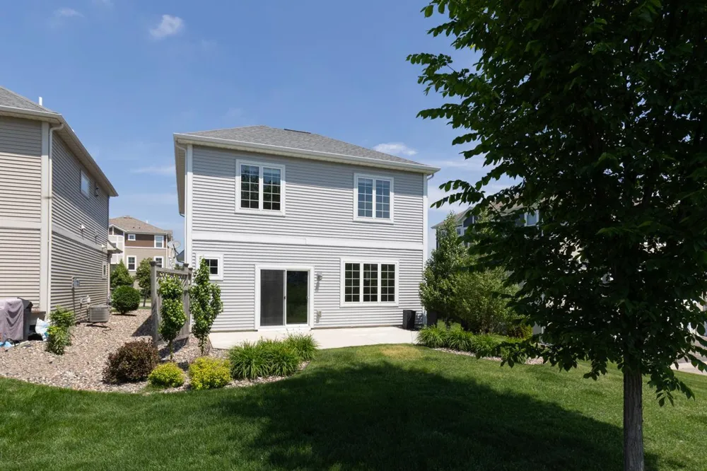 1075 Anthony Way Victoria, MN 55386