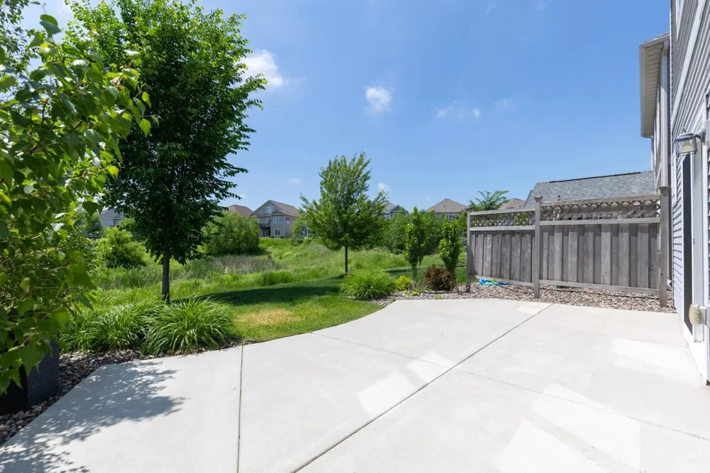 1075 Anthony Way Victoria, MN 55386