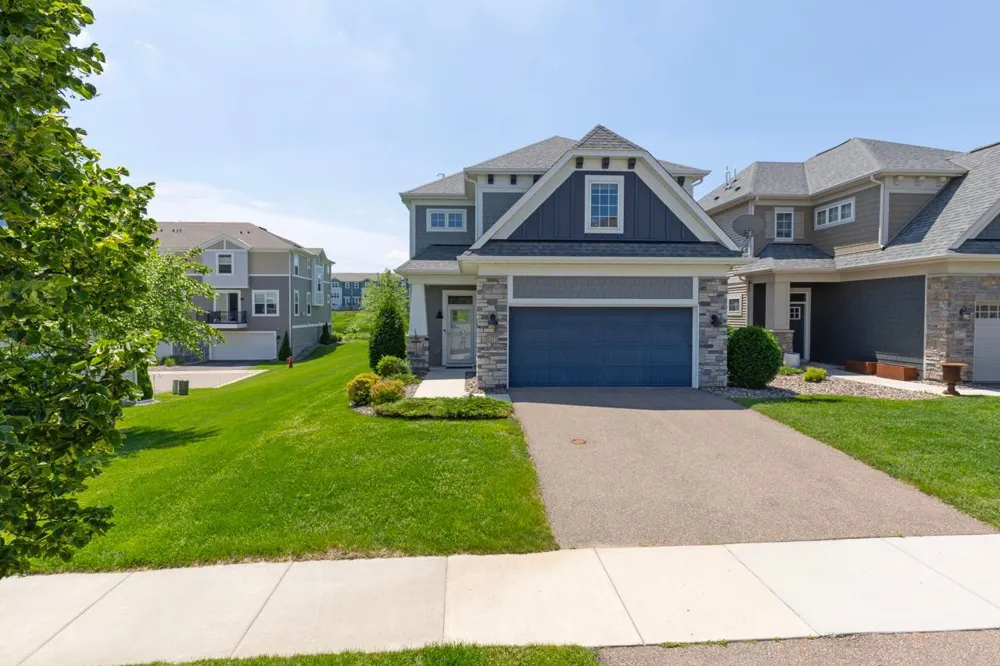 1075 Anthony Way Victoria, MN 55386