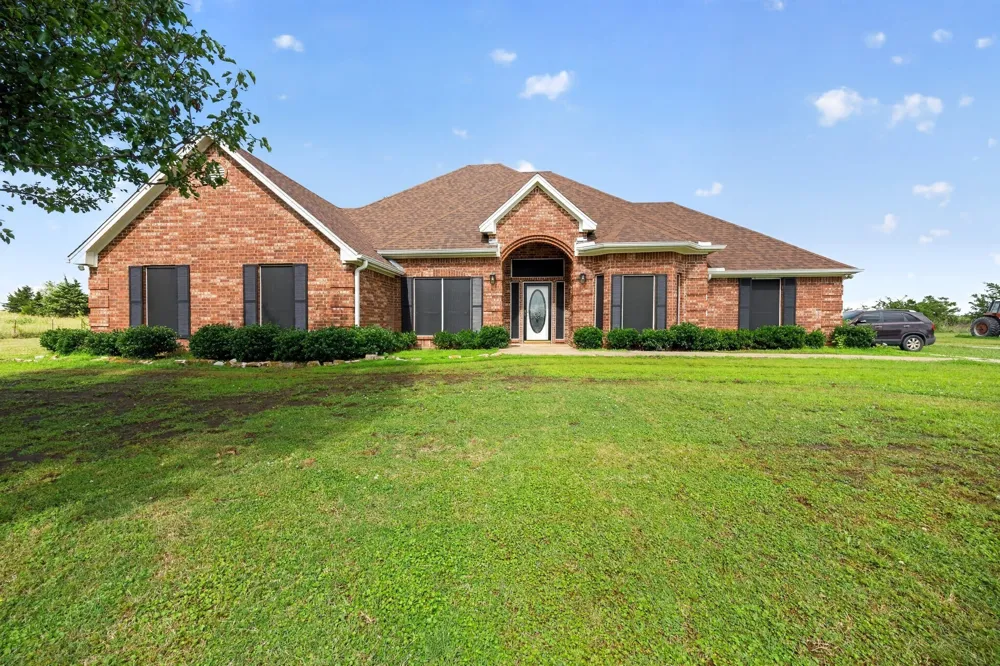 8229 Farm Road 905 Paris, TX 75462