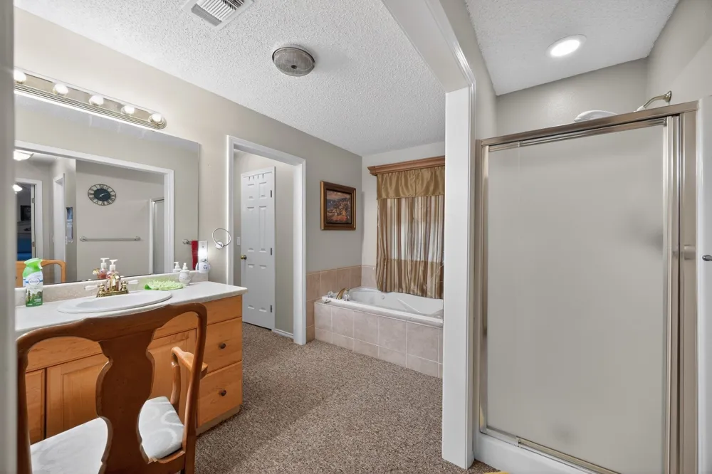 8229 Farm Road 905 Paris, TX 75462