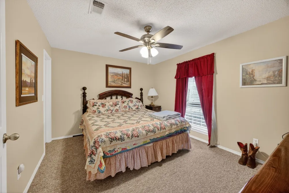 8229 Farm Road 905 Paris, TX 75462