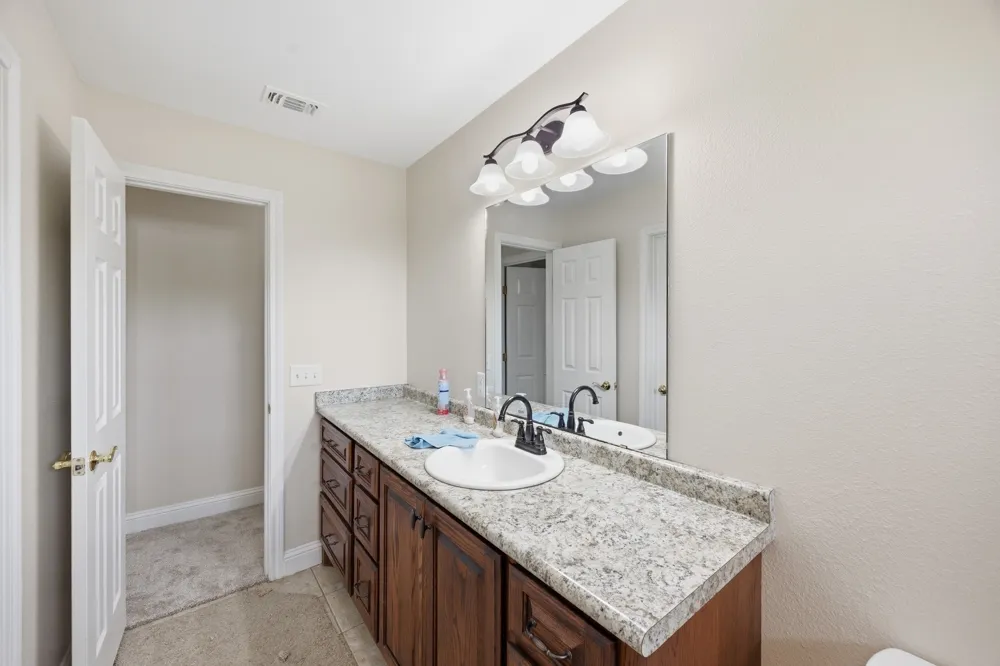 8229 Farm Road 905 Paris, TX 75462