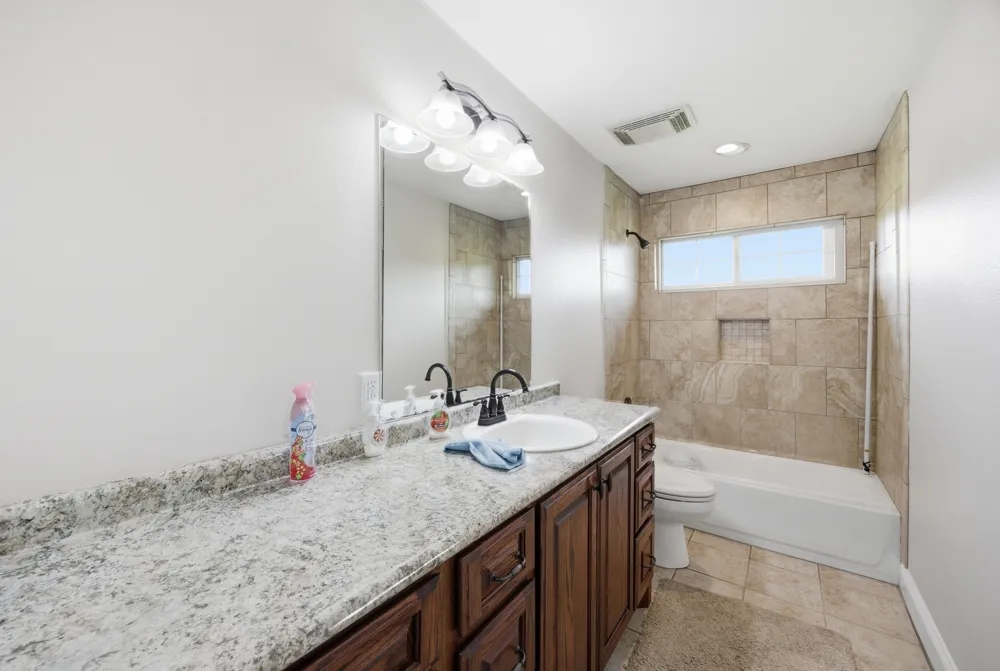 8229 Farm Road 905 Paris, TX 75462
