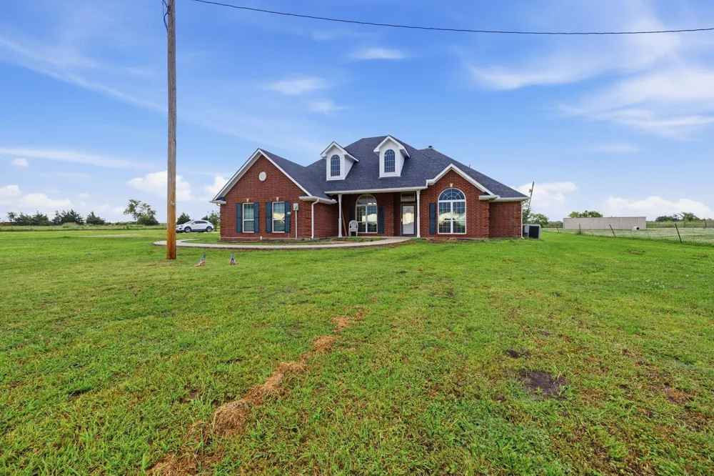 8229 Farm Road 905 Paris, TX 75462