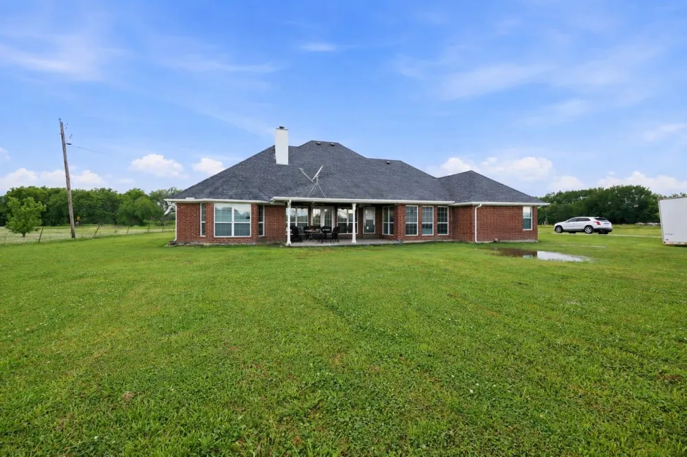 8229 Farm Road 905 Paris, TX 75462