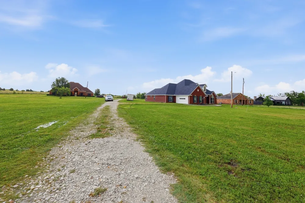 8229 Farm Road 905 Paris, TX 75462