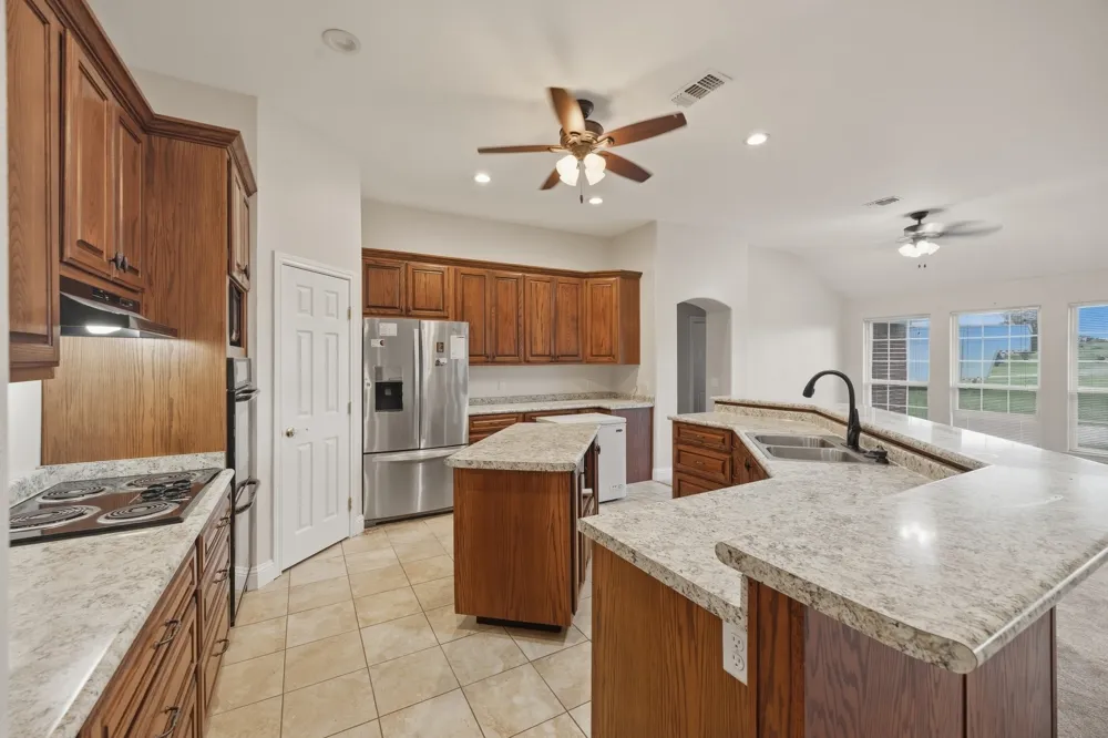 8229 Farm Road 905 Paris, TX 75462