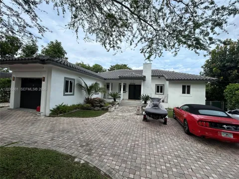 12885 77 AVE