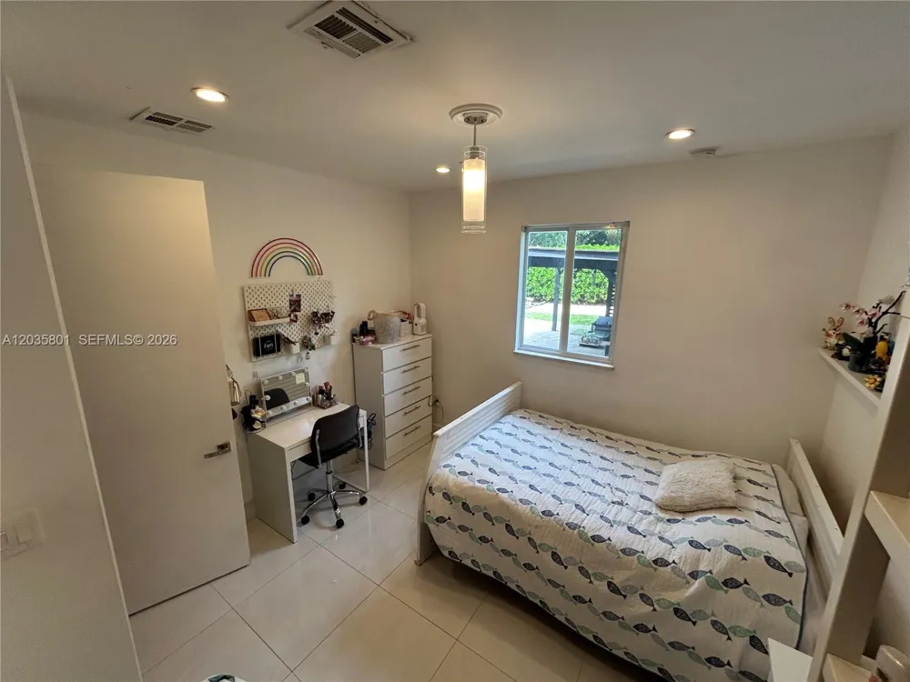 12885 77 AVE Pinecrest, FL 33156
