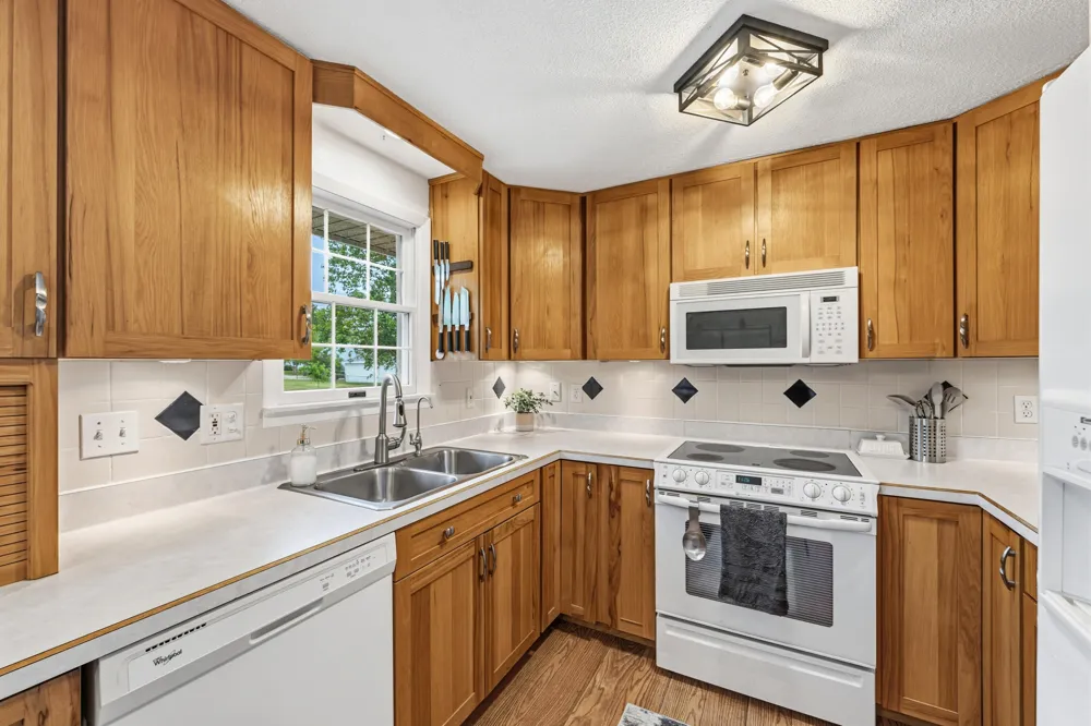 5636 Juniper Drive Leoni Township, MI 49201