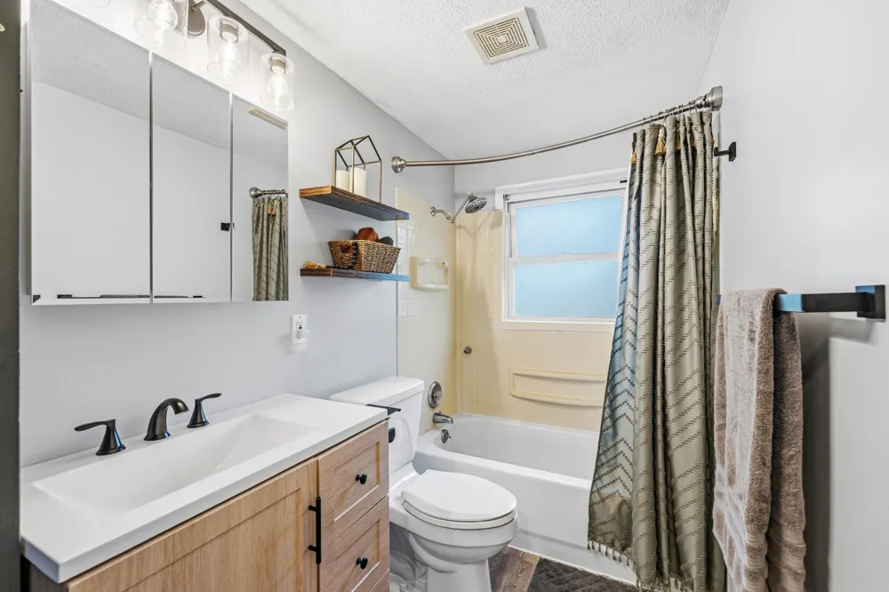 5636 Juniper Drive Leoni Township, MI 49201