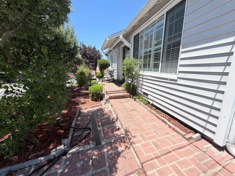 140 De Soto Way San Bruno, CA 94066