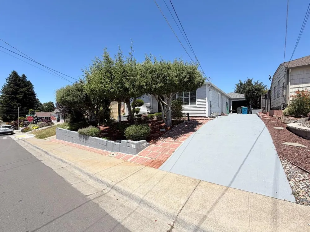 140 De Soto Way San Bruno, CA 94066