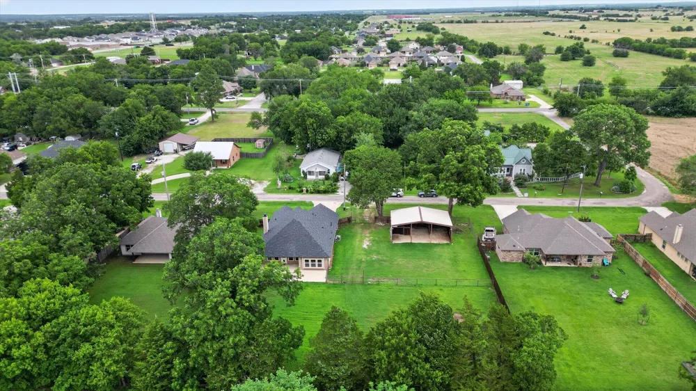 1004 E Main Street Tioga, TX 76271