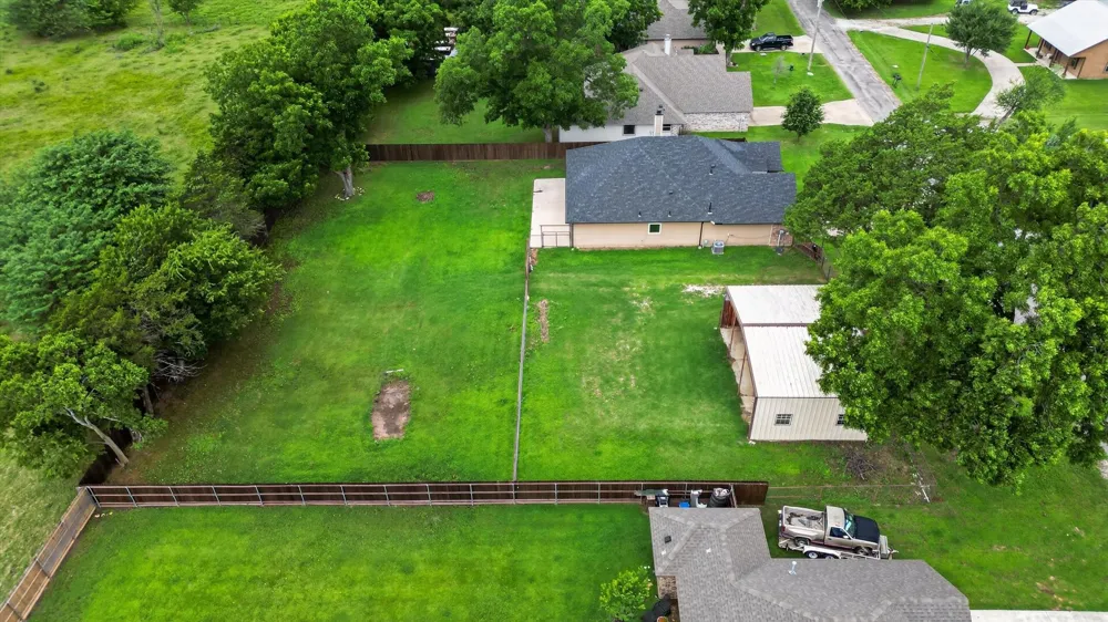 1004 E Main Street Tioga, TX 76271