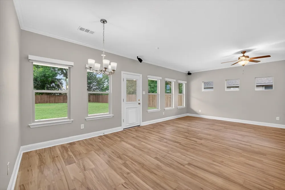1004 E Main Street Tioga, TX 76271