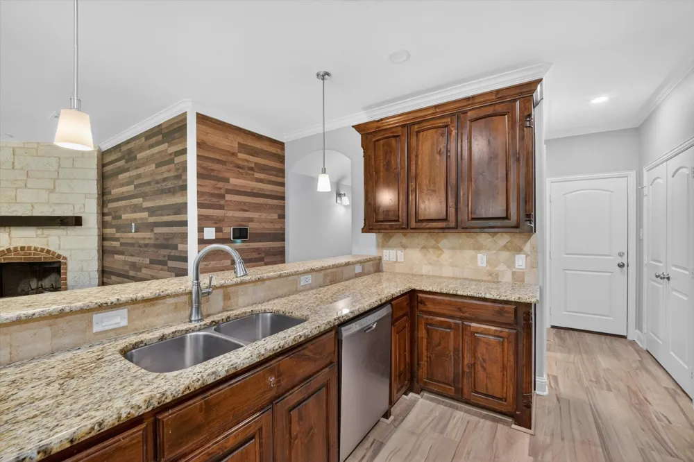 1004 E Main Street Tioga, TX 76271