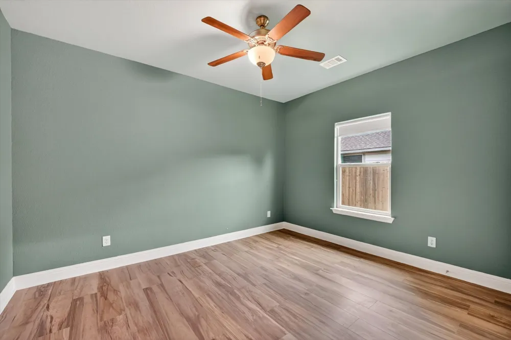 1004 E Main Street Tioga, TX 76271