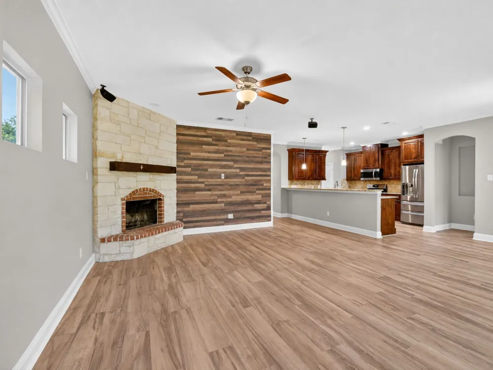 1004 E Main Street Tioga, TX 76271