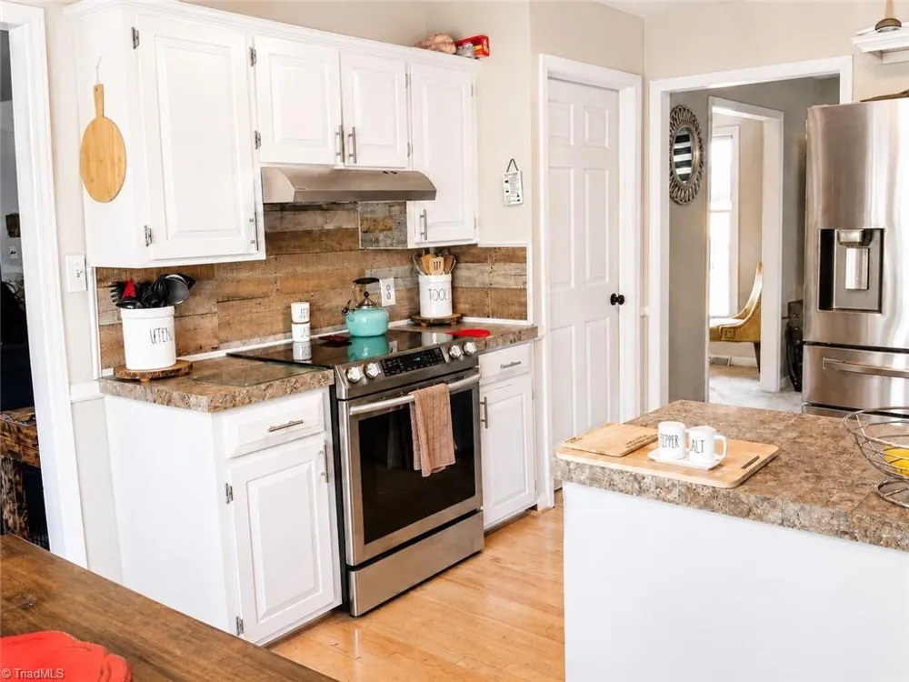 529 Carolina Avenue Statesville, NC 28677