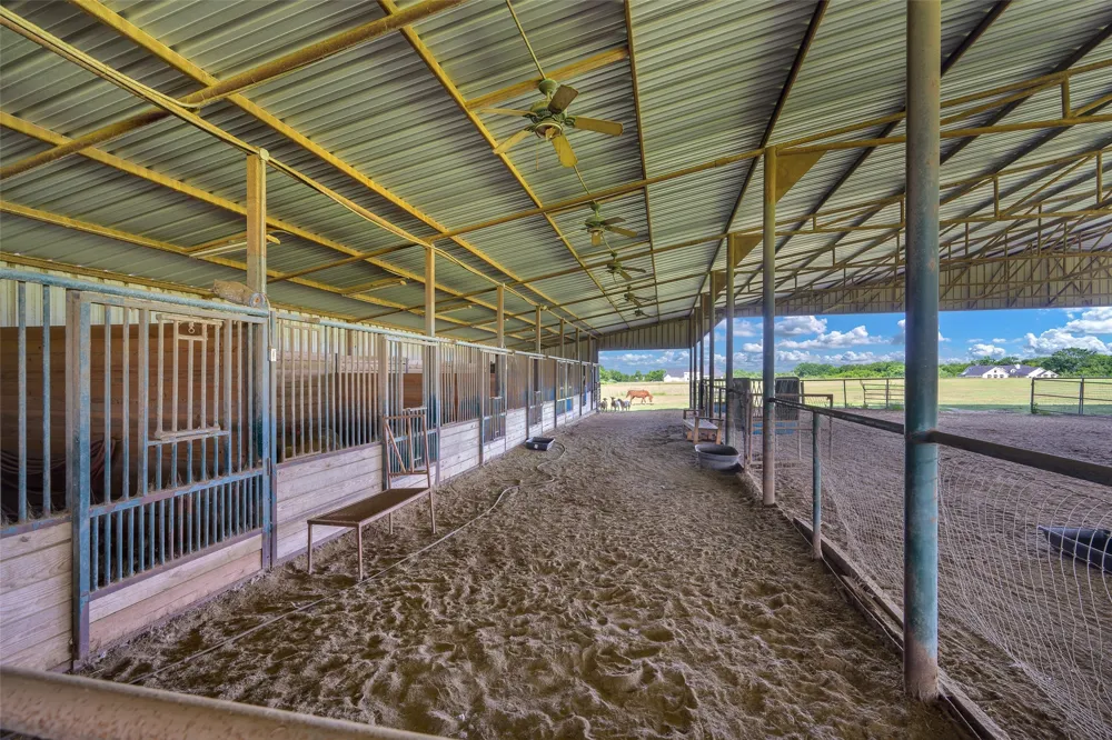 6188 County Road 168 McKinney, TX 75071