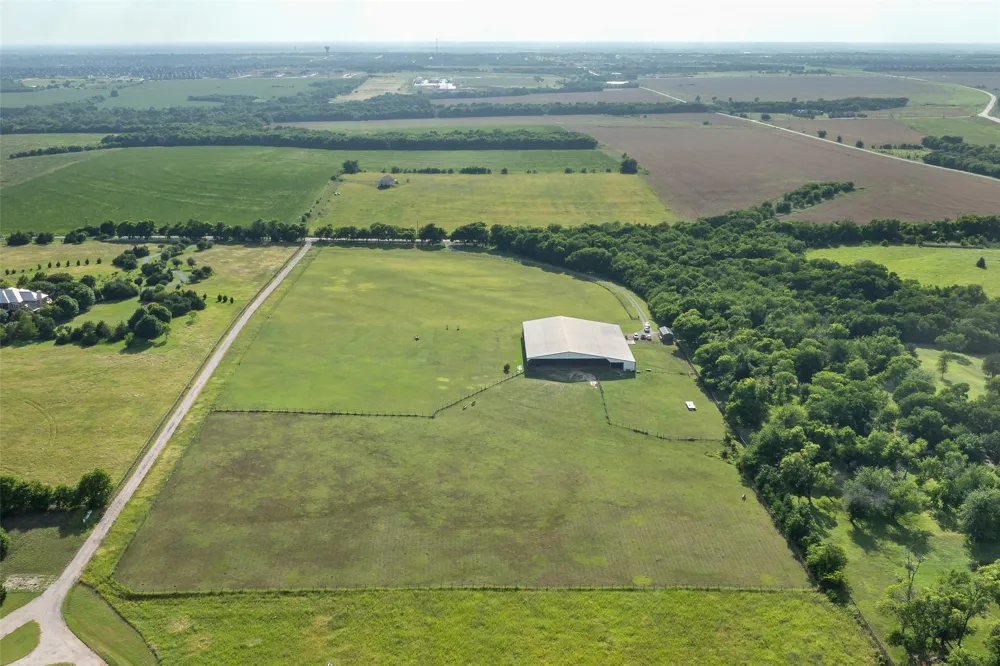 6188 County Road 168 McKinney, TX 75071
