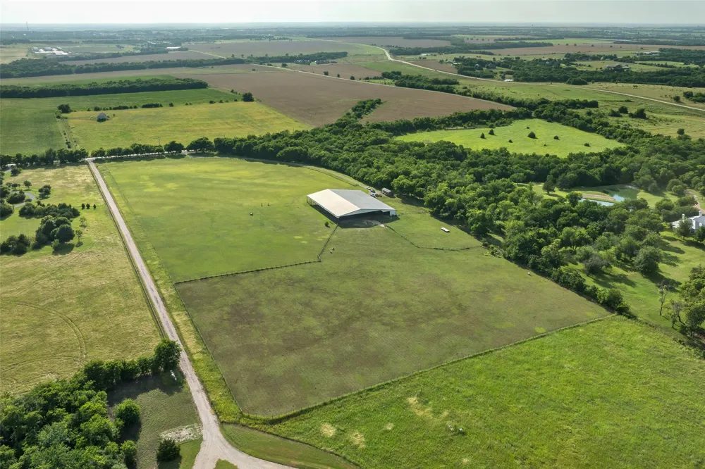 6188 County Road 168 McKinney, TX 75071