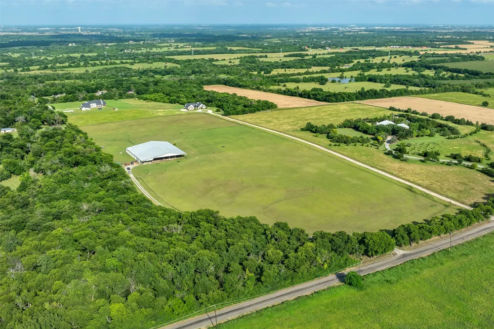 6188 County Road 168 McKinney, TX 75071