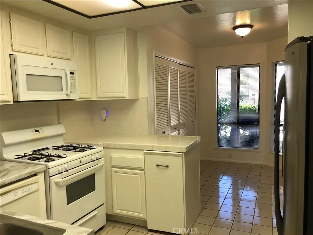 25951 Orbita Mission Viejo, CA 92691