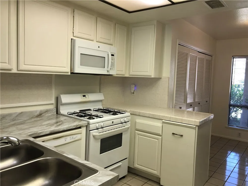 25951 Orbita Mission Viejo, CA 92691