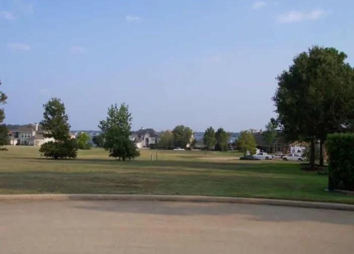 203 Sunnyvale E Montgomery, TX 77356