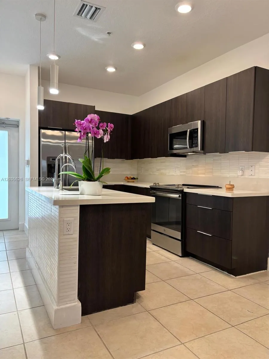 4740 NW 84th Ct #32 Doral, FL 33166